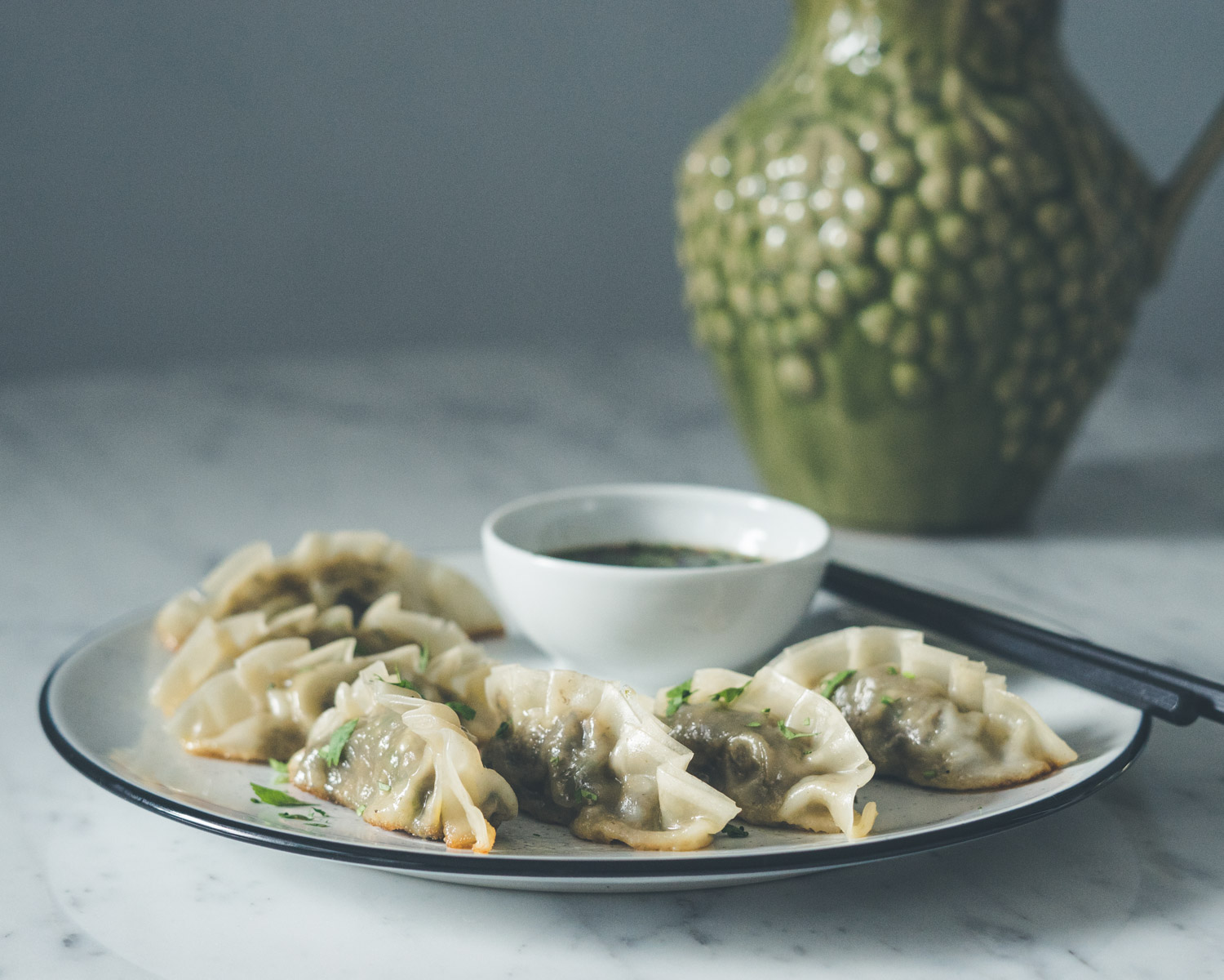 Gyoza dumplings med sopp og vårløk