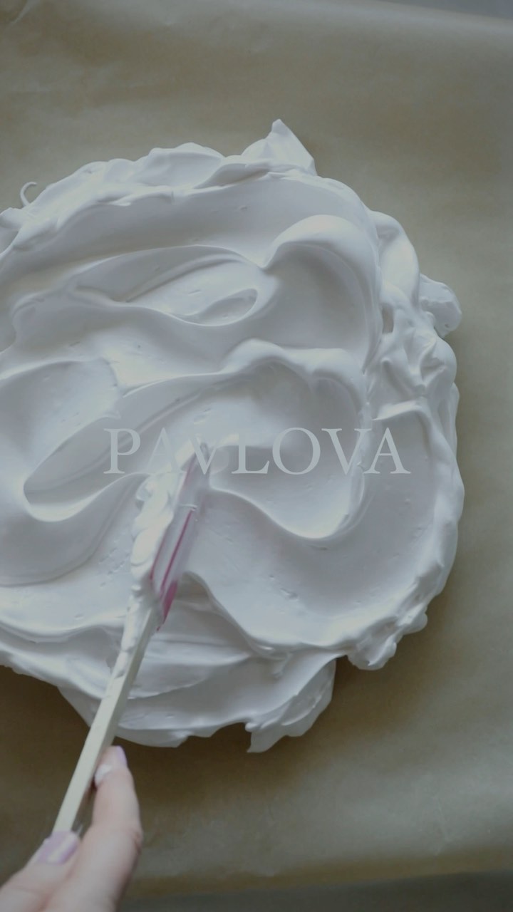 Pavlova 🤍
.
#pavlova#pavlovakake#bakeglede#cake#matprat#godtno